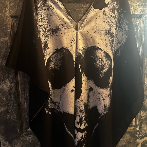 Rare Y2K witchy Iron Fist loose tooth skull poncho - Picture 4 of 4